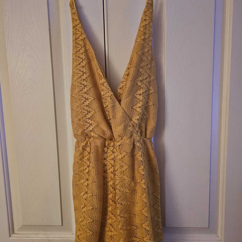 House of Harlow 1960 Mustard Backless Lace Dress
